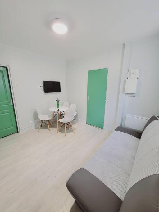 Appartement Proche St Denis "Appart 3" ピエールフィット・シュル・セーヌ エクステリア 写真