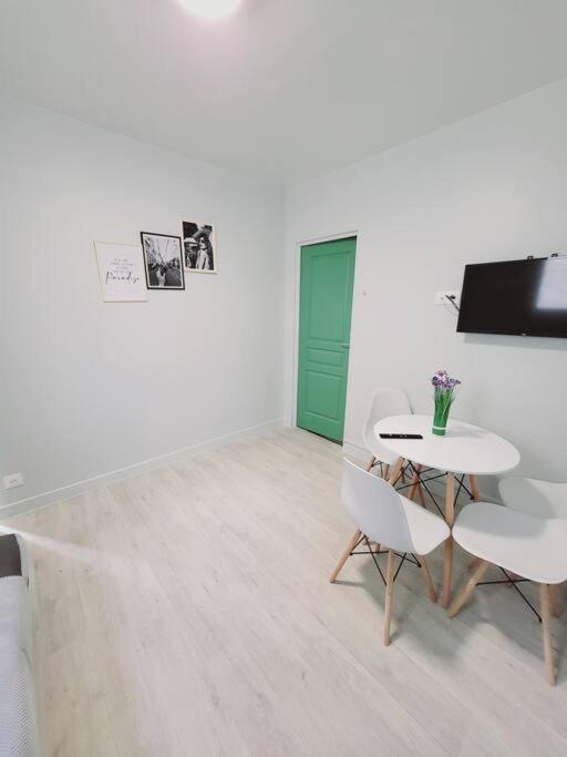 Appartement Proche St Denis "Appart 3" ピエールフィット・シュル・セーヌ エクステリア 写真